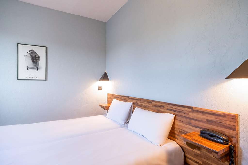 Greet Bordeaux Aeroport Hotel 2*
